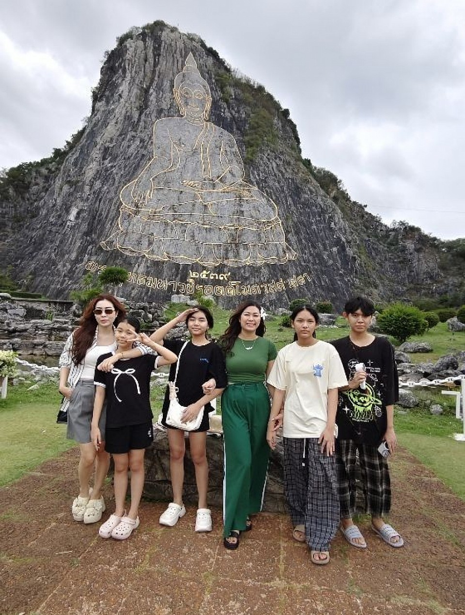 เช่ารถตู้ไปพัทยาไหว้พระเขาชีจรรย์